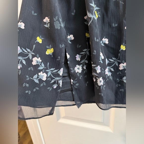 St. John Tops St. John Floral Print Blouse Size Medium Retail $795 - Picture 5 of 9